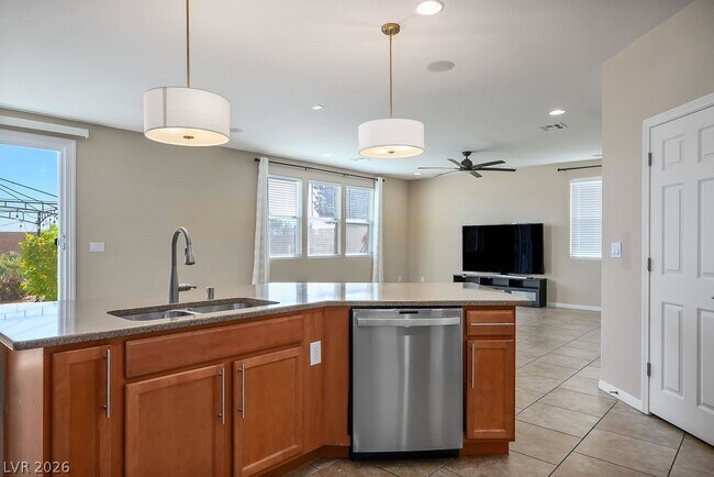 Building Photo - 10360 Sipple St