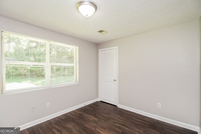 Building Photo - 2607 Foxwood Pl