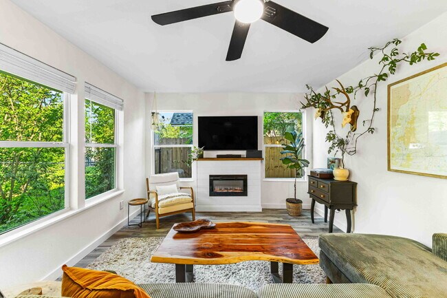 Building Photo - Timeless Charm Meets Modern Comfort in Brookview