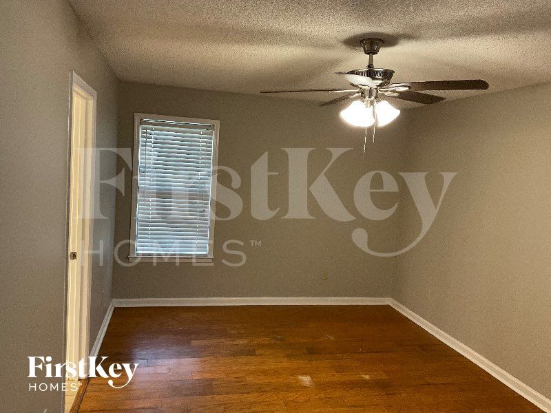 Building Photo - 4925 Water Fowl Ln