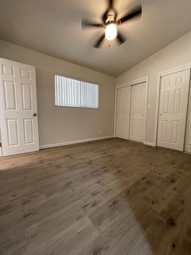 Building Photo - WELCOME HOME TO BULLARD’S BEST-KEPT SECRET!