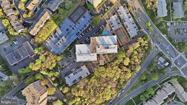 Building Photo - 6101 Edsall Rd