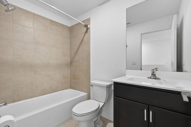 Building Photo - 4408 Hemlock Dr