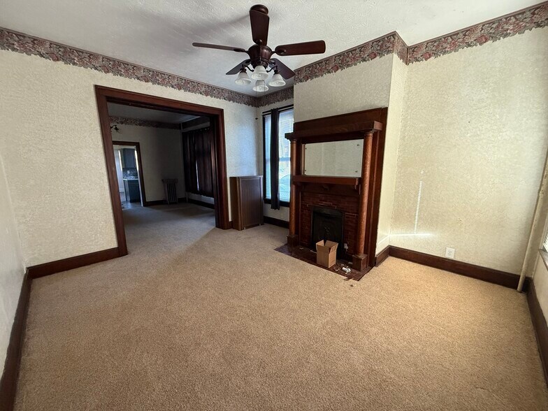 living room - 230 Buckeye St