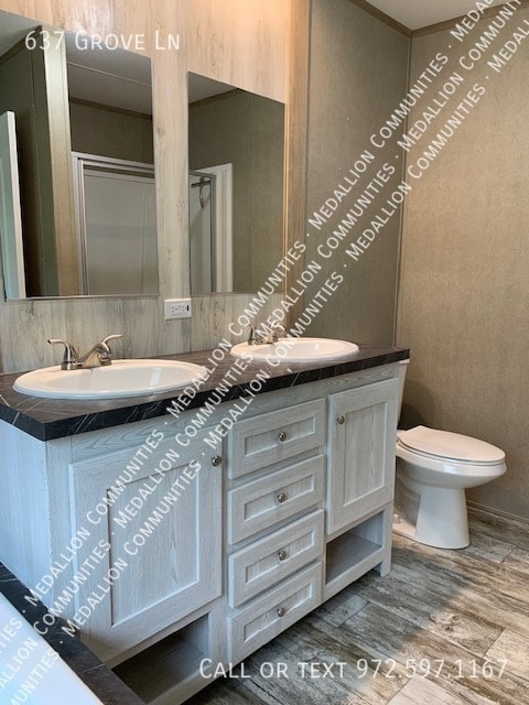 Building Photo - 637 Grove Ln