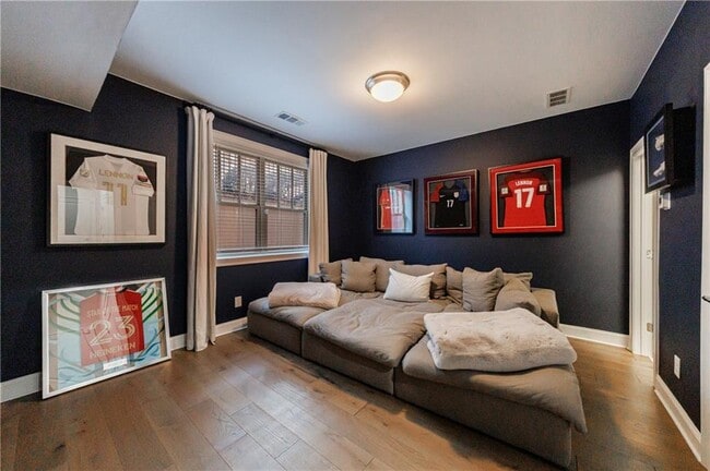 Building Photo - 4337 Parkside Pl