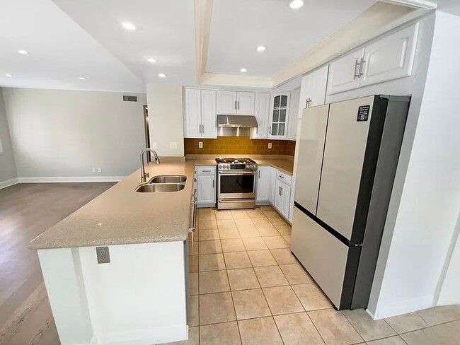 Building Photo - 5982 Birdie Dr