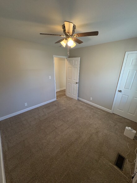 Building Photo - 3118 Adonna Dr NW