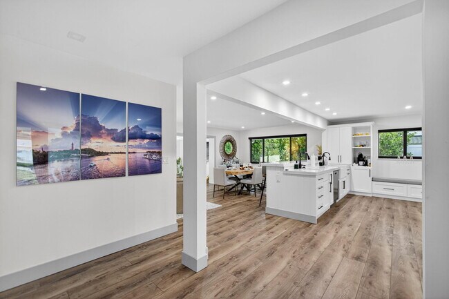 Building Photo - 12 Leeward Cir