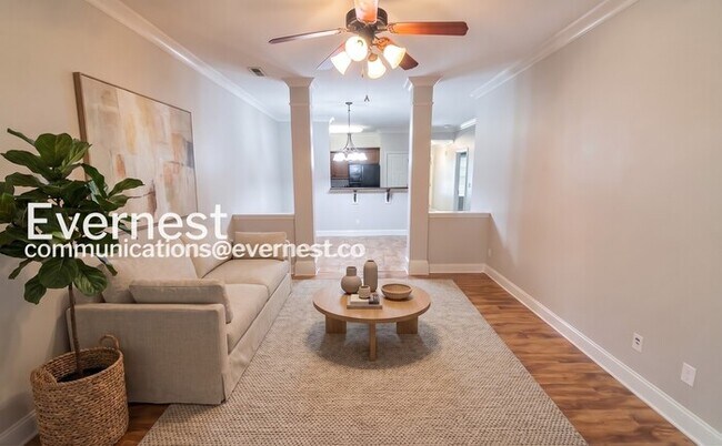 Building Photo - 2-Bed/2-Bath Town Home/Pet Friendly/Available Now!