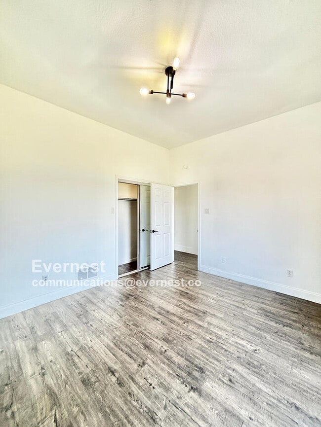 Building Photo - 11156 Windjammer Dr