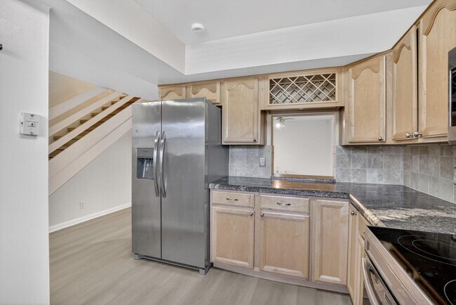 Building Photo - 2520 Van Buren St