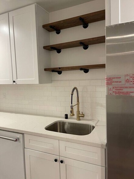 Building Photo - 24104 Highlander Rd