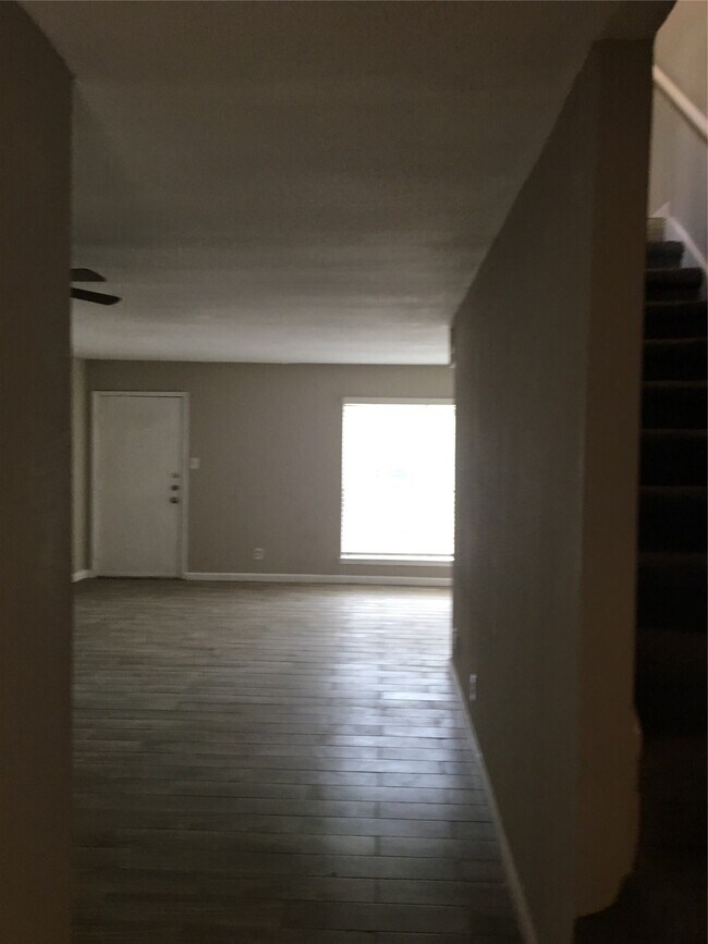 Building Photo - 6200 W Tidwell Rd
