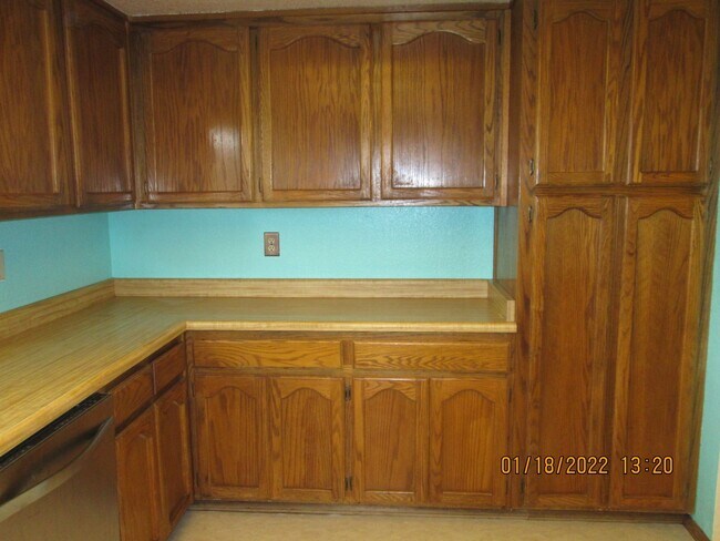 Building Photo - 527 N Washington St