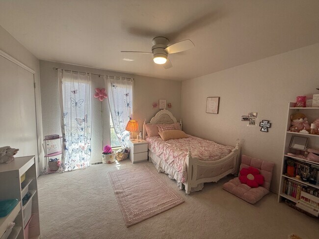 Building Photo - 1925 Bunting Ct