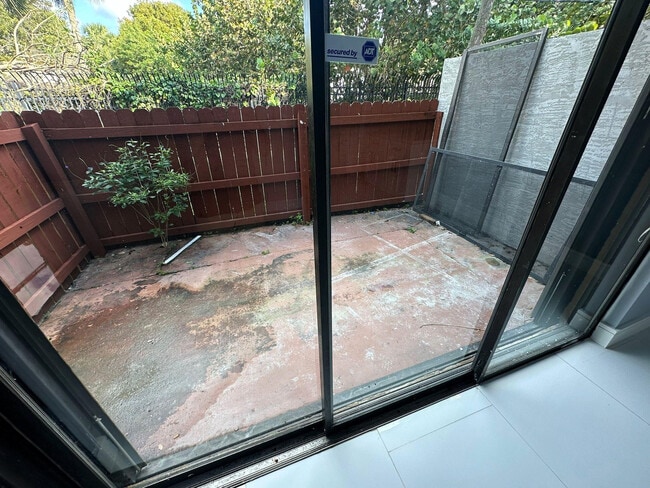 Building Photo - 8350 N Missionwood Cir