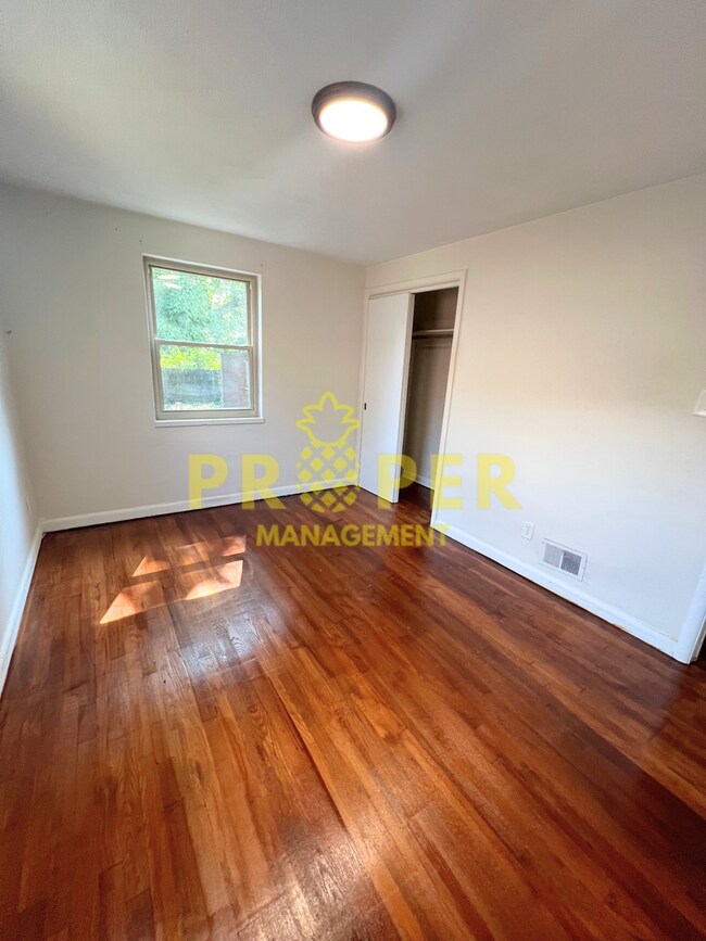 Building Photo - 5036 Pensacola Blvd