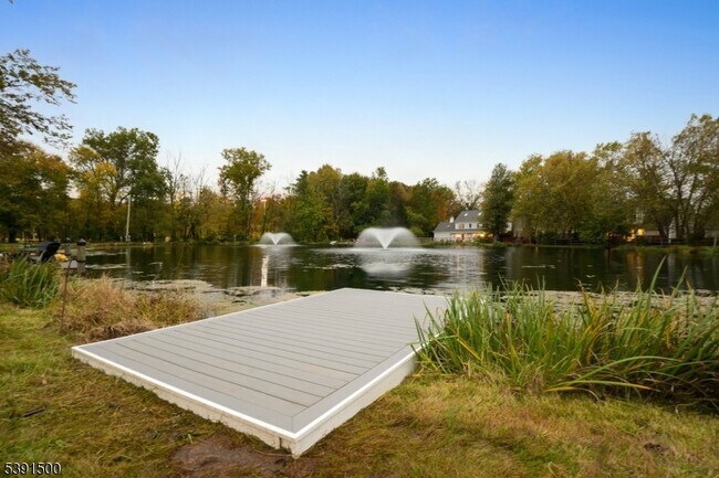 Building Photo - 15 Lake Rd