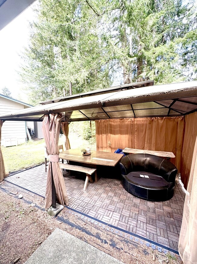 Building Photo - 13590 NW Coho Run