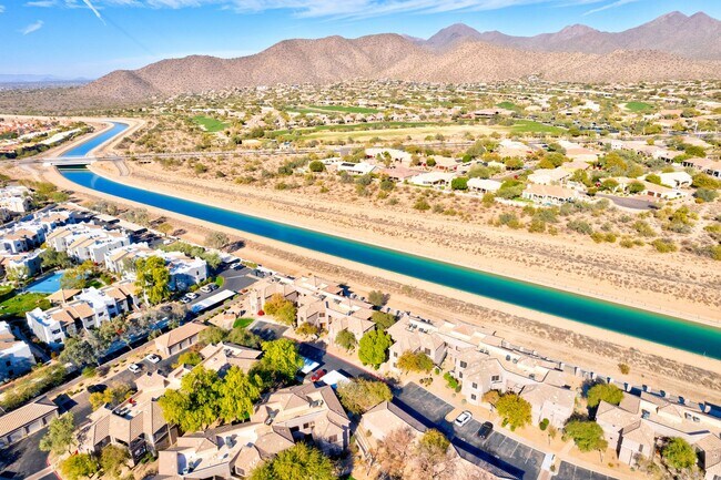 Building Photo - Furnished Retreat in Scottsdale