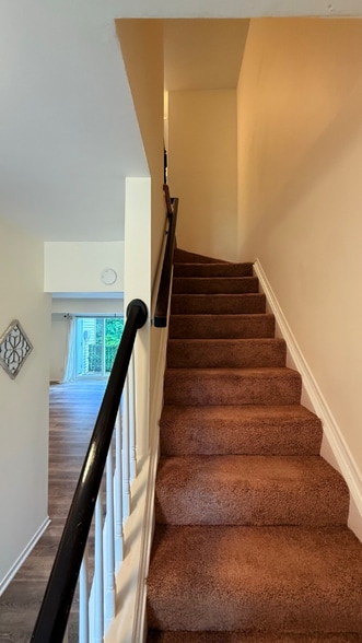 Building Photo - 17411 Pipers Way