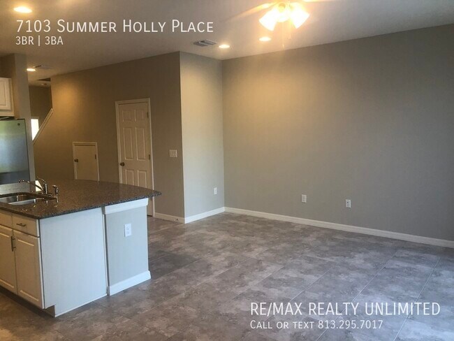 Building Photo - 7103 Summer Holly Pl