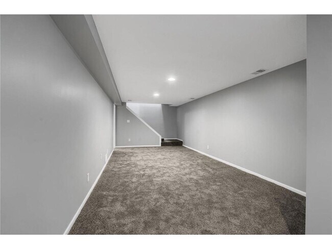 Building Photo - 2586 Martin Way
