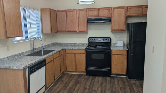 Building Photo - Charming 3 Bedroom, 2 Bath Home in Stone Mountain