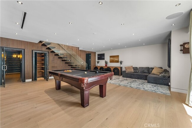 Building Photo - 1024 Summit Dr