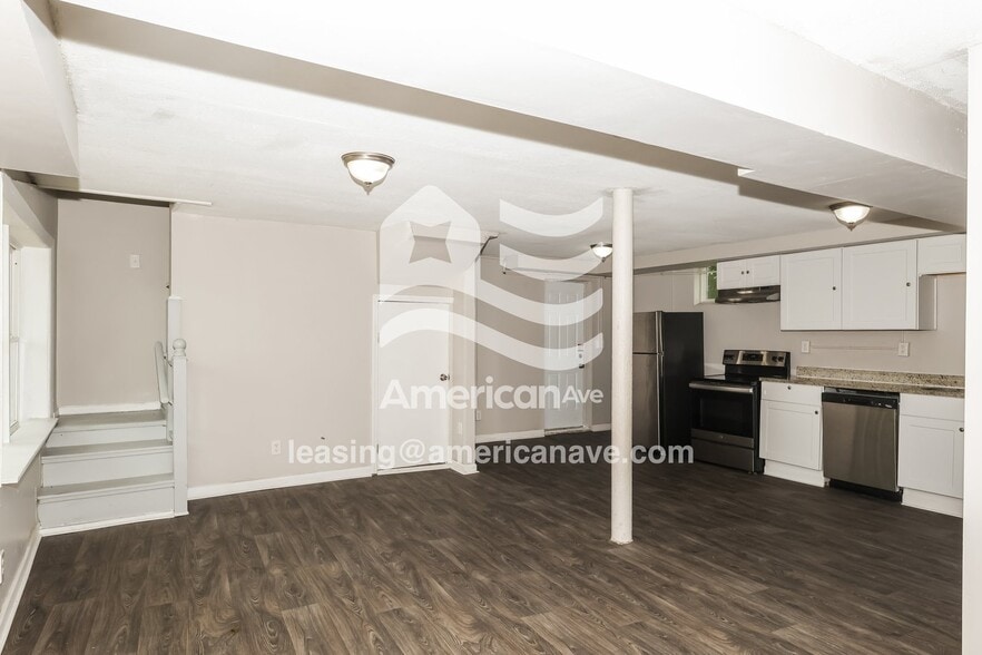 Building Photo - 211 Peck St