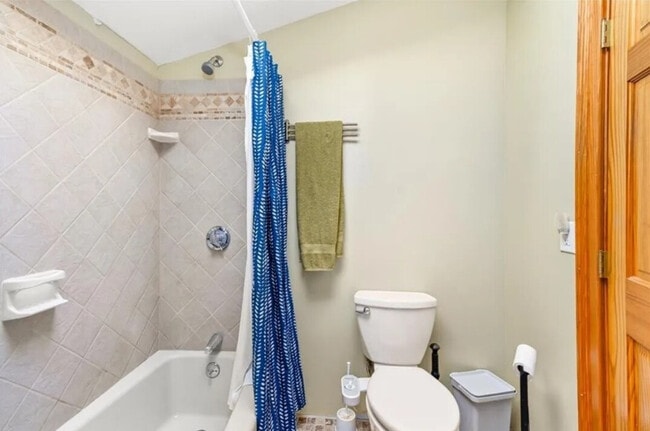 Building Photo - 56 Hillside Ave