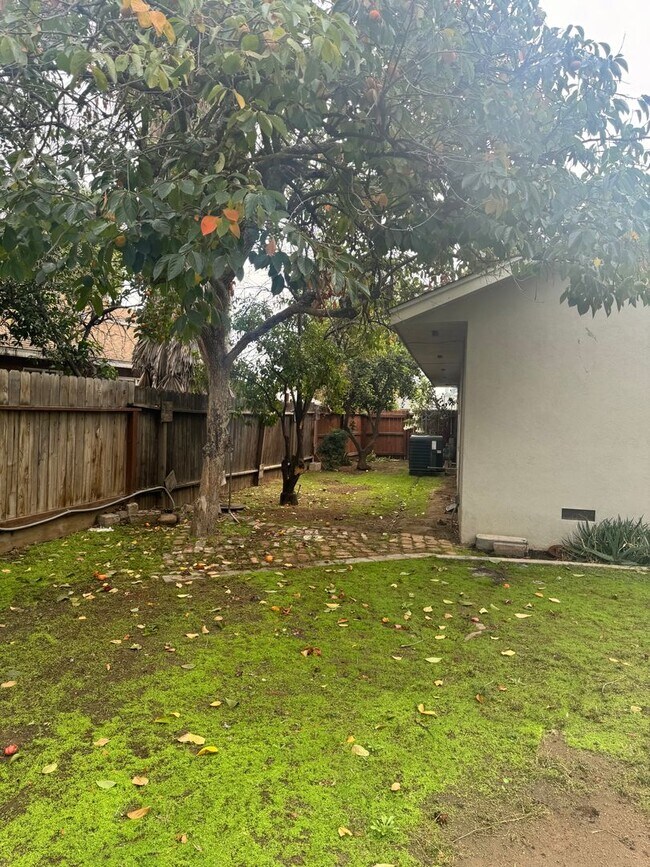 Building Photo - Single Family Home