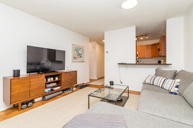 Building Photo - 151 Tremont St