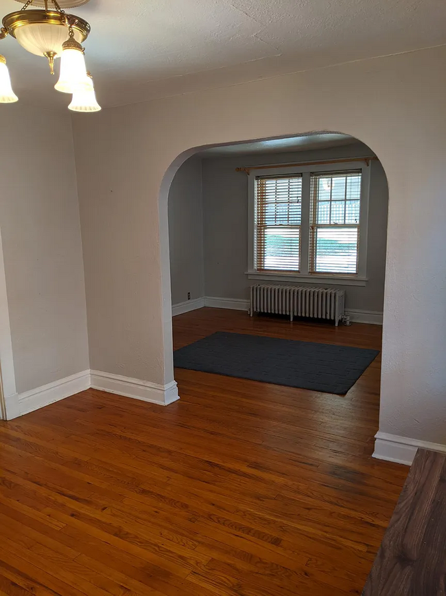 Building Photo - 1140 Moorlands Dr