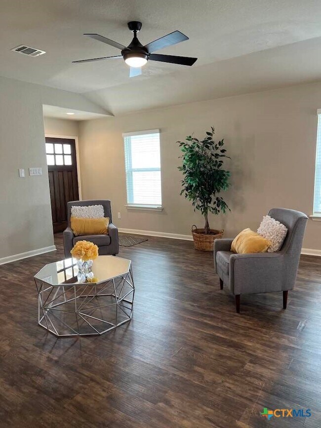 Building Photo - 448 Mallow Dr