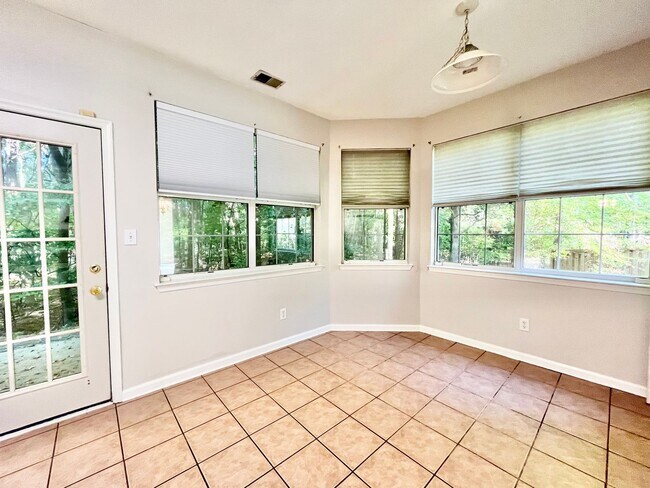 Building Photo - Spacious 4 Bedroom Home on Cul-de-sac in Castleton Virginia Beach!