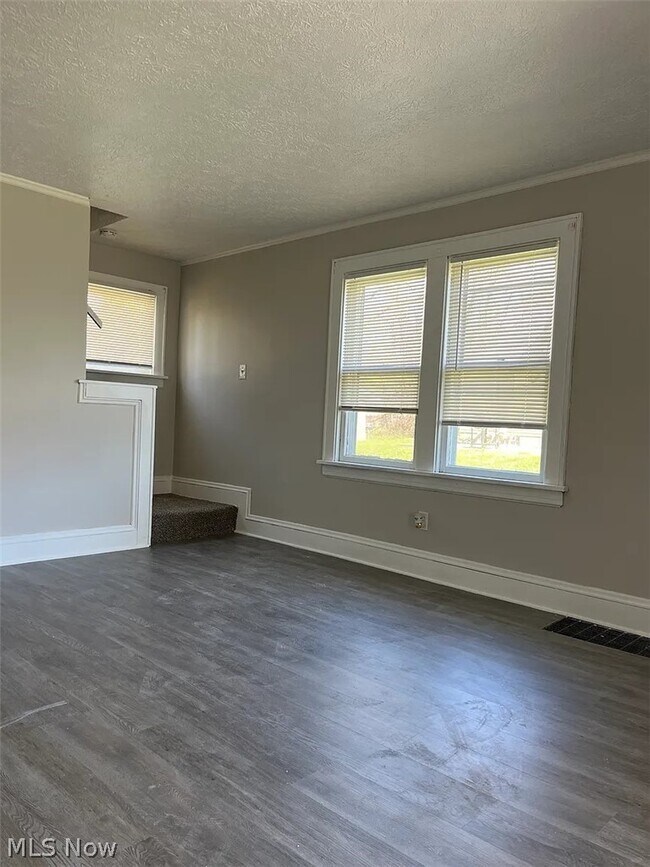 Building Photo - 783 Leonard St