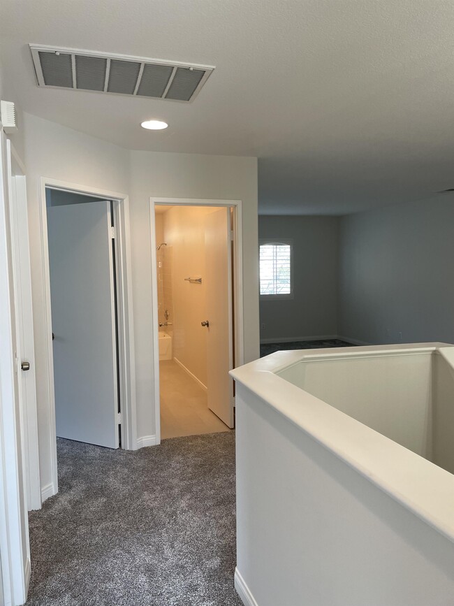 Building Photo - 1167 Innisfree Ct