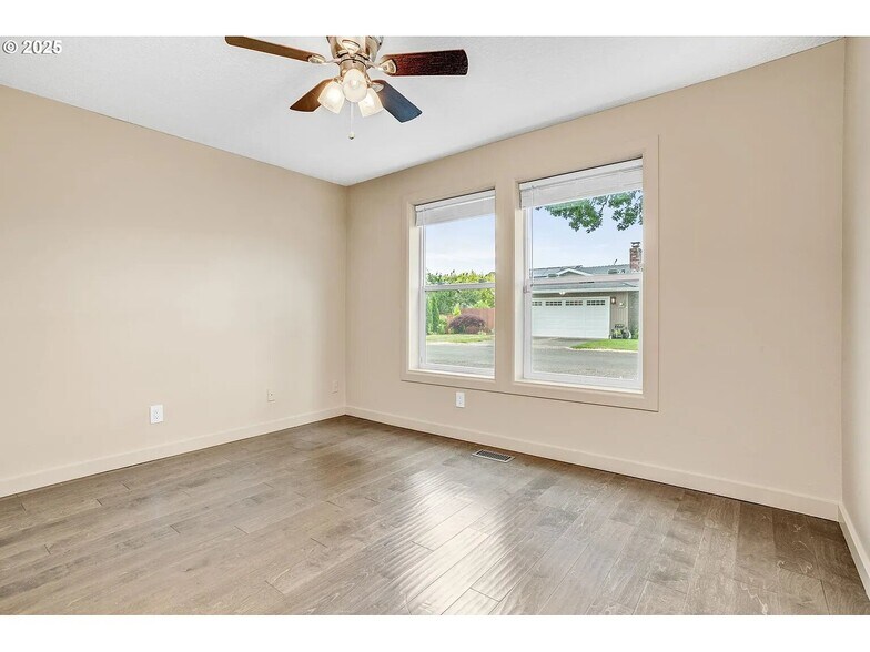 Building Photo - 3017 SE Brookwood Ave