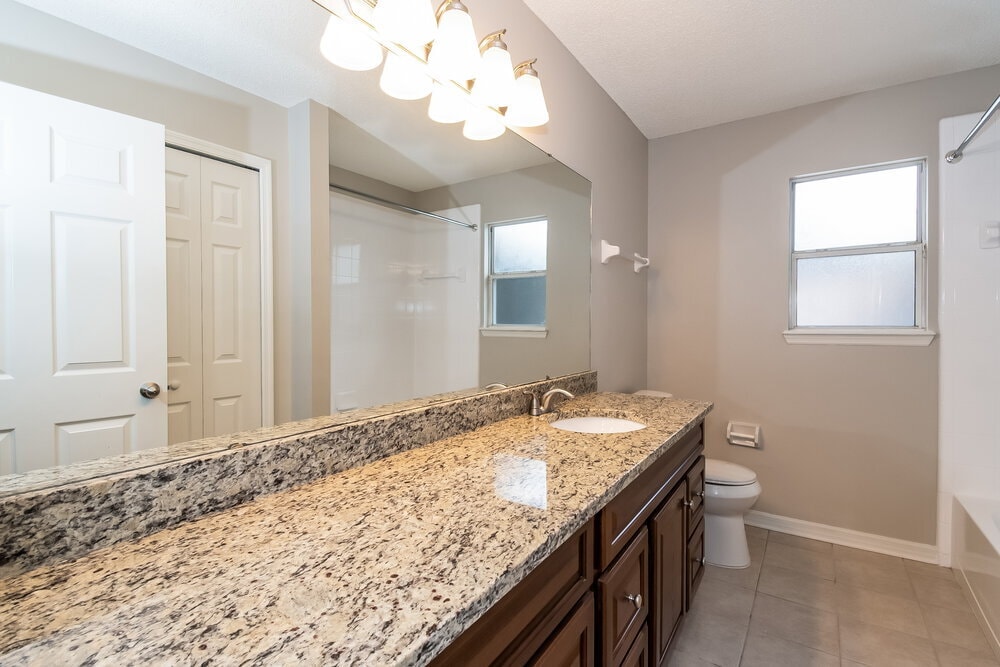 Building Photo - 8244 International Village Dr