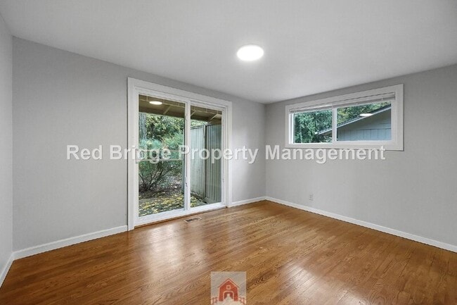 Building Photo - 5695 SW Washington Ct