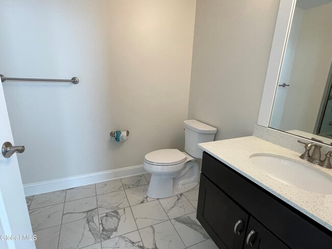 Building Photo - 233 Lake Ave