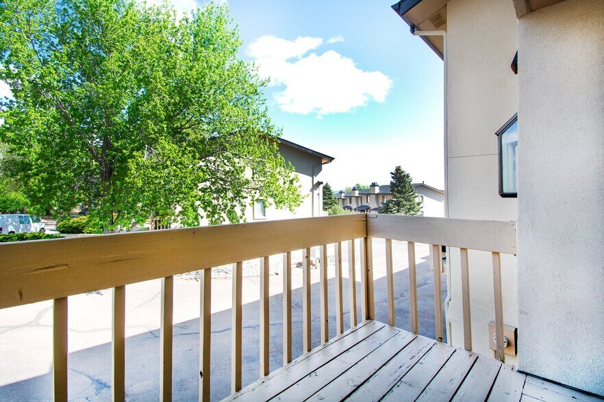 Building Photo - 16 Old Broadmoor Rd