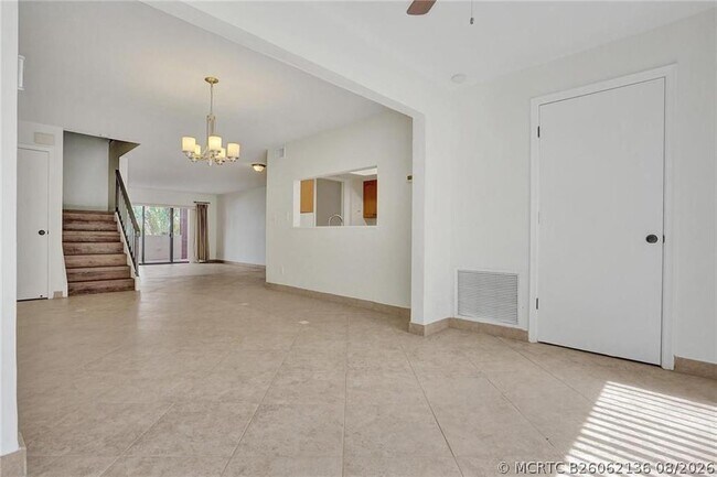 Building Photo - 4924 Sheridan St
