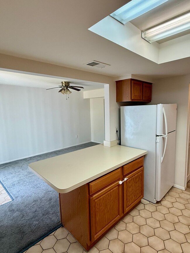 Building Photo - Olde Crofton Charm! Two Bedroom Townhome