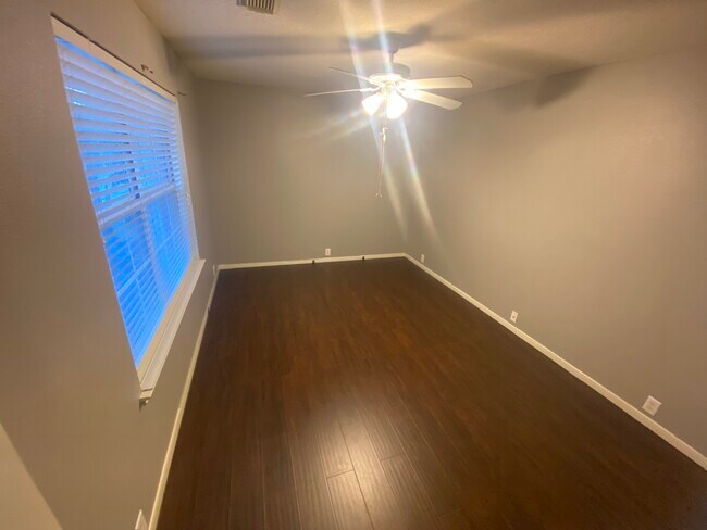 Building Photo - 16602 Grenada Falls Dr