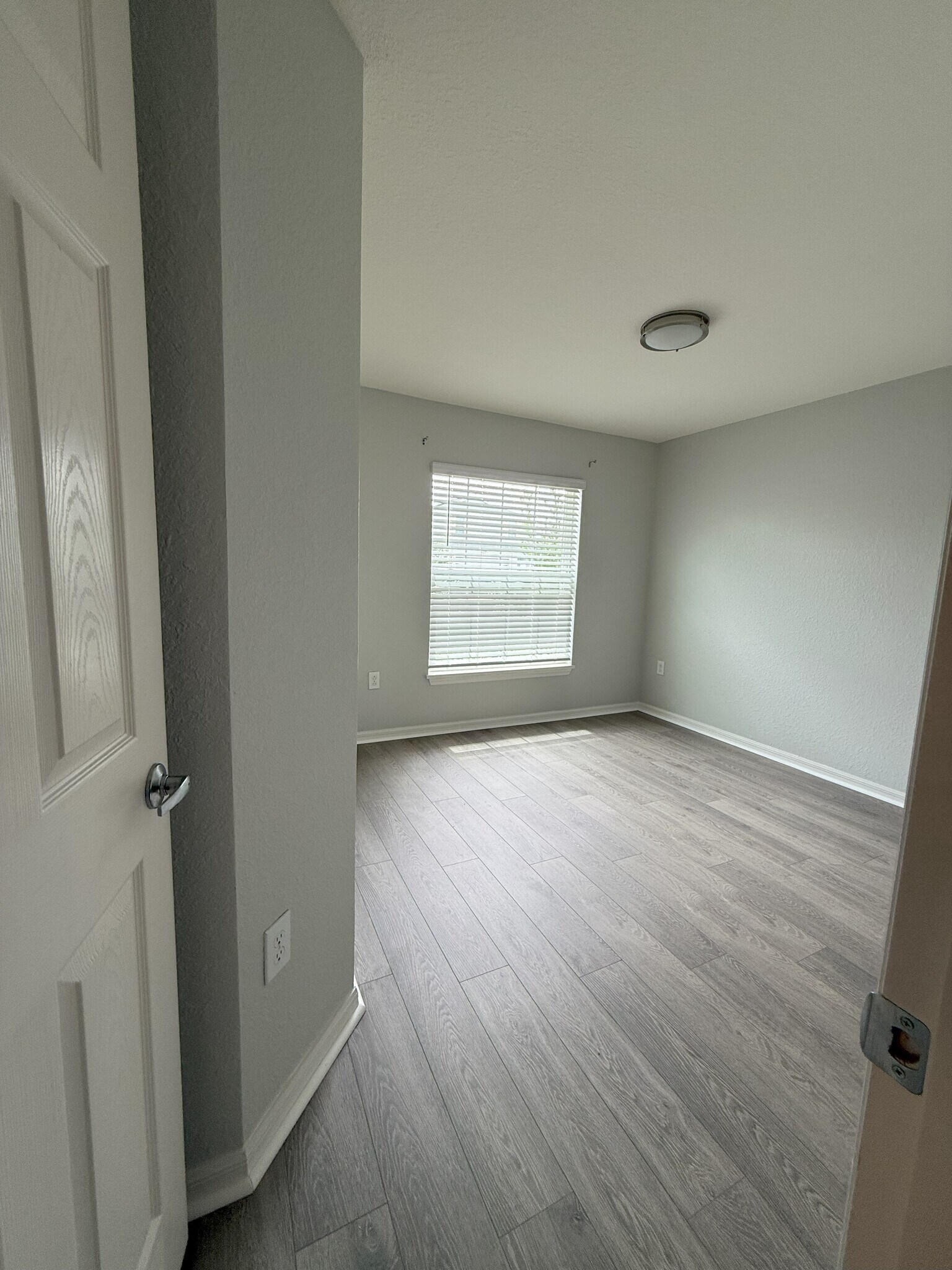 Building Photo - 4306 Swan St