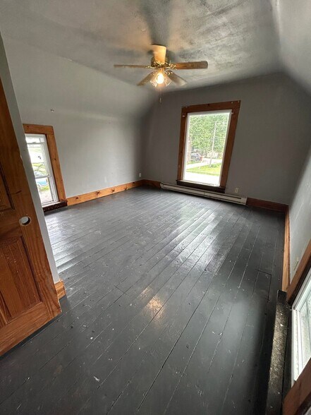 Upper Bedroom 2 - 408 S Range St