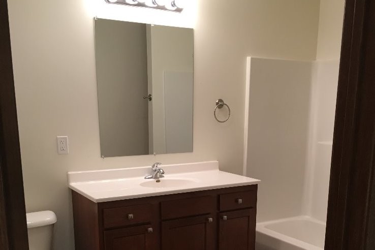 upstairs bath - 509 N 4th St